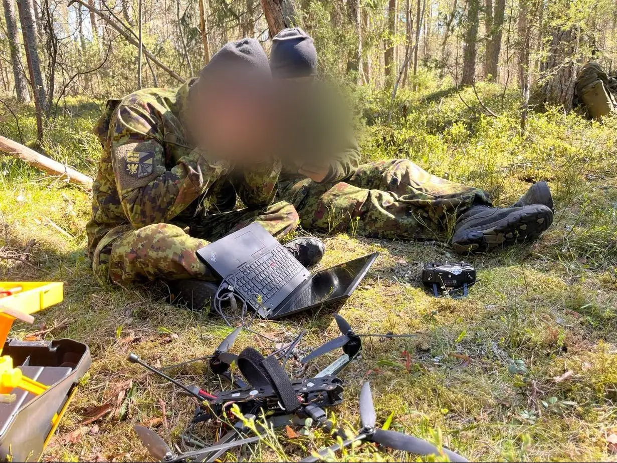 Drooni konfiguratsioon maastikul